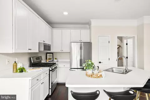 Kitchen - 1638 Wheyfield Dr, Frederick, MD 21701 photo 5 of 9