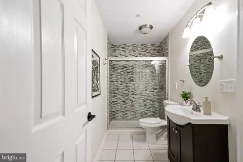 Bath - 1638 Wheyfield Dr, Frederick, MD 21701 photo 2 of 3
