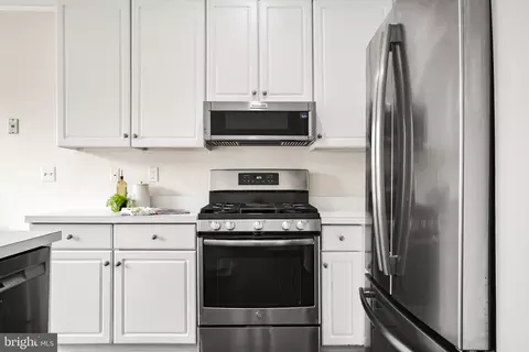 Kitchen - 1638 Wheyfield Dr, Frederick, MD 21701 photo 7 of 9
