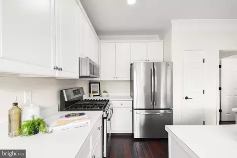 Kitchen - 1638 Wheyfield Dr, Frederick, MD 21701 photo 8 of 9