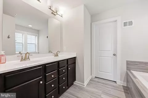 Entry Way - 1906 Gladstone St, Frederick, MD 21702 photo 10 of 14