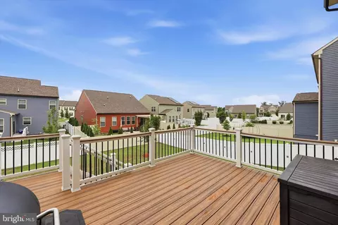 Exterior - 1906 Gladstone St, Frederick, MD 21702 photo 6 of 15