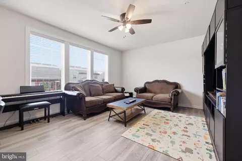 Entry Way - 1906 Gladstone St, Frederick, MD 21702 photo 1 of 14