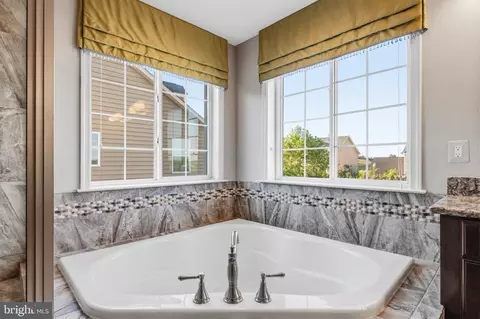 Bath - 731 Holden Rd, Frederick, MD 21701 photo 2 of 3