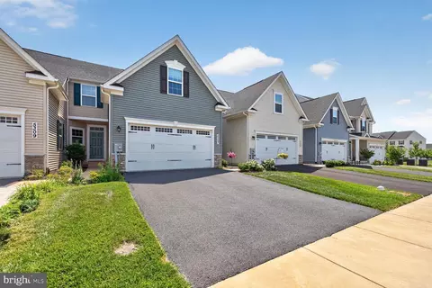 Exterior - 5307 Crape Myrtle Dr, Frederick, MD 21703 photo 3 of 4