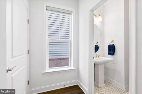 Entry Way - 962 Holden Rd, Frederick, MD 21701 photo 3 of 10