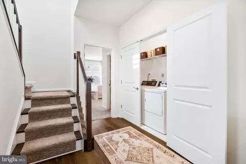Entry Way - 962 Holden Rd, Frederick, MD 21701 photo 4 of 10