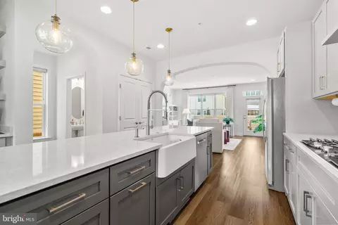 Entry Way - 962 Holden Rd, Frederick, MD 21701 photo 1 of 10