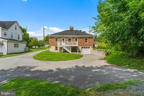 Exterior - 708 E Main St, Middletown, MD 21769 photo 8 of 10