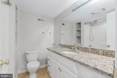 Bath - 708 E Main St, Middletown, MD 21769 photo 3 of 3