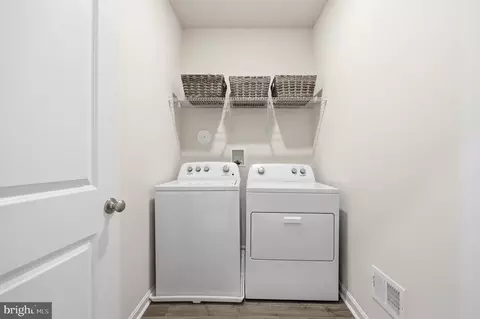 Entry Way - 486 Tiller St, Frederick, MD 21701 photo 9 of 10