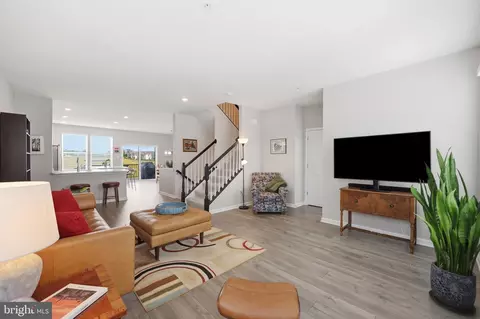Entry Way - 486 Tiller St, Frederick, MD 21701 photo 4 of 10