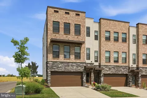 Exterior - 486 Tiller St, Frederick, MD 21701 photo 8 of 10