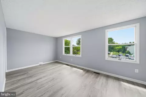Living - 5749 Charstone Ct, Frederick, MD 21703 photo 9 of 11
