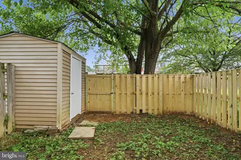 Exterior - 5749 Charstone Ct, Frederick, MD 21703 photo 8 of 10