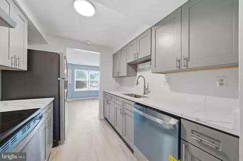 Kitchen - 5749 Charstone Ct, Frederick, MD 21703 photo 2 of 2