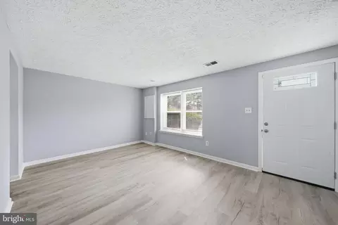 Living - 5749 Charstone Ct, Frederick, MD 21703 photo 2 of 11