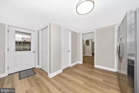 Entry Way - 29 Winchester St, Frederick, MD 21701 photo 6 of 9