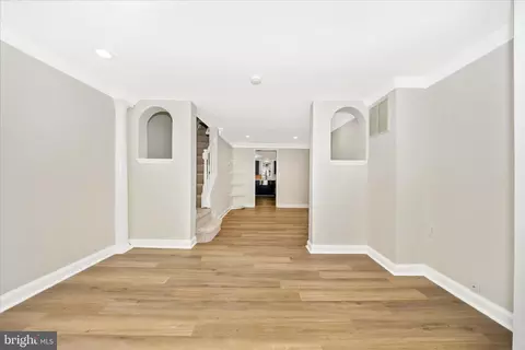 Entry Way - 29 Winchester St, Frederick, MD 21701 photo 2 of 9