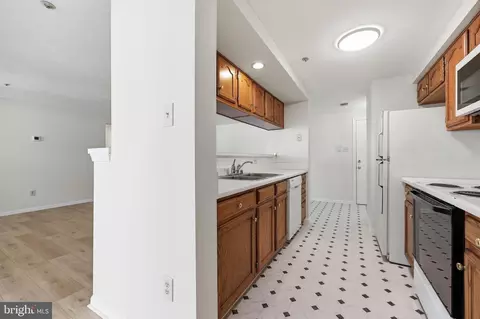 Entry Way - 607 Himes Ave #103, Frederick, MD 21703 photo 5 of 7