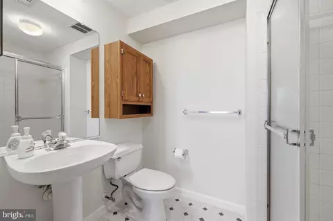 Bath - 607 Himes Ave #103, Frederick, MD 21703 photo 1 of 4