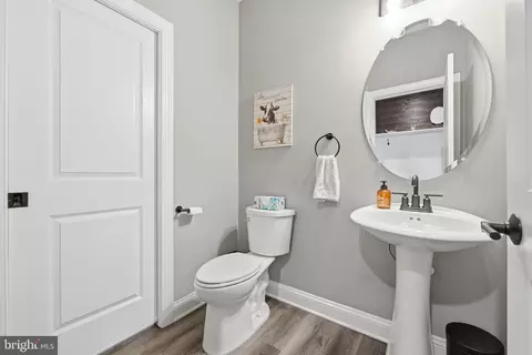 Entry Way - 8225 A Ball Rd, Frederick, MD 21704 photo 11 of 13