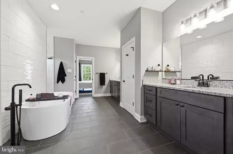 Entry Way - 8225 A Ball Rd, Frederick, MD 21704 photo 2 of 13