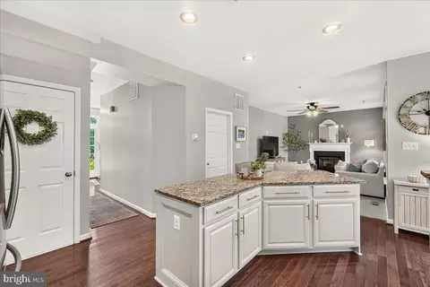 Entry Way - 126 Wheeler Ln, Frederick, MD 21702 photo 5 of 9