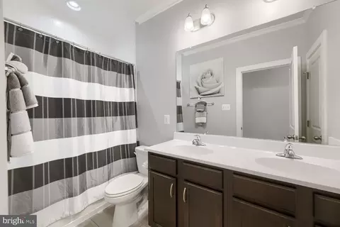 Bath - 1908 Gladstone St, Frederick, MD 21702 photo 3 of 3