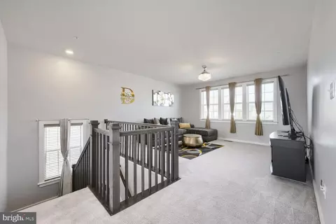 Entry Way - 1908 Gladstone St, Frederick, MD 21702 photo 10 of 20