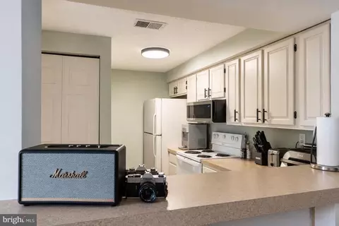 Kitchen - 800 E Stratford Way #E, Frederick, MD 21701 photo 1 of 2