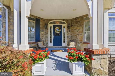 Exterior - 3027 Palatine Dr, Frederick, MD 21701 photo 2 of 18