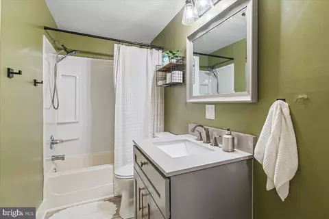 Bath - 46 Hamilton Ave, Frederick, MD 21701 photo 2 of 2