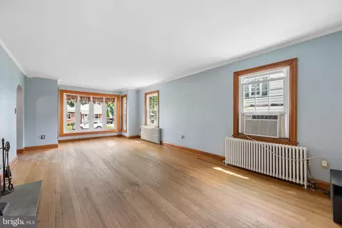 Living - 118 W 14th St, Frederick, MD 21701 photo 2 of 5