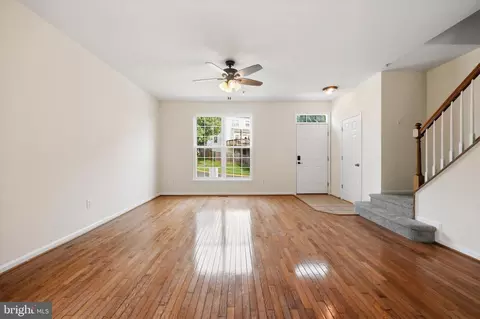 Living - 525 Ellison Ct, Frederick, MD 21703 photo 2 of 11
