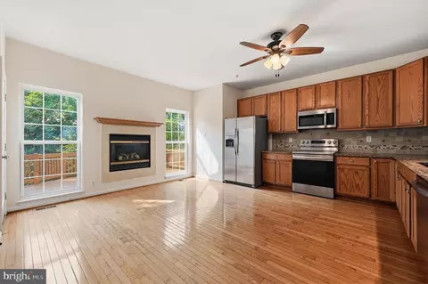 Living - 525 Ellison Ct, Frederick, MD 21703 photo 8 of 11