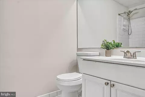 Bath - 952 Jubal Way, Frederick, MD 21701 photo 5 of 6