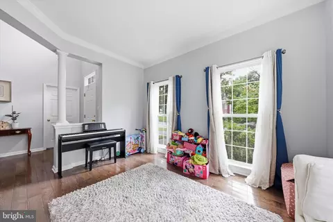 Entry Way - 6440 Spring Forest Rd, Frederick, MD 21701 photo 3 of 8