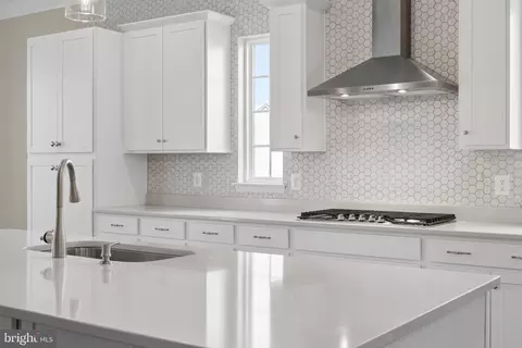 Kitchen - 5720 Hawk Ridge Rd, Frederick, MD 21704 photo 4 of 4