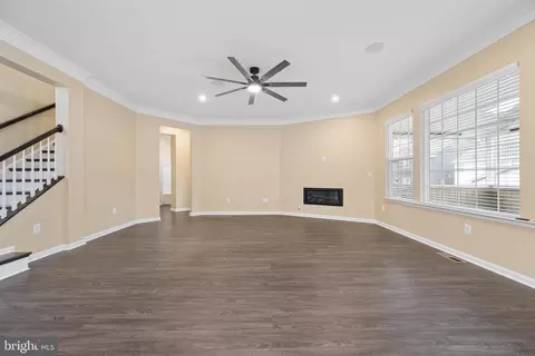 Living - 5720 Hawk Ridge Rd, Frederick, MD 21704 photo 2 of 6