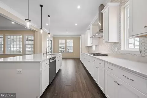 Entry Way - 5720 Hawk Ridge Rd, Frederick, MD 21704 photo 10 of 44