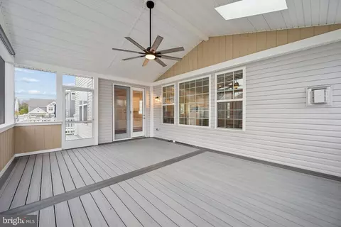 Exterior - 5720 Hawk Ridge Rd, Frederick, MD 21704 photo 11 of 20