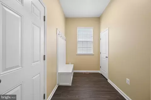 Entry Way - 5720 Hawk Ridge Rd, Frederick, MD 21704 photo 22 of 44