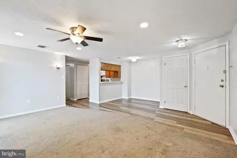 Living - 811 Stratford Way #E, Frederick, MD 21701 photo 2 of 3