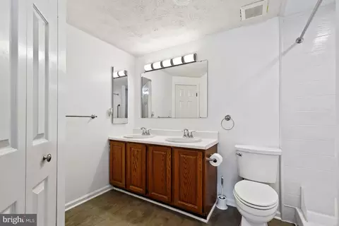 Bath - 811 Stratford Way #E, Frederick, MD 21701 photo 2 of 3