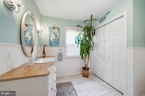 Bath - 513 Biggs Ave, Frederick, MD 21702 photo 3 of 4