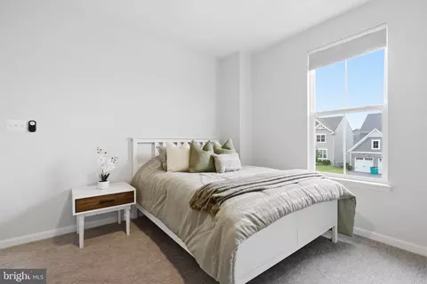 Bedroom - 5707 Hawk Ridge Rd, Frederick, MD 21704 photo 12 of 16