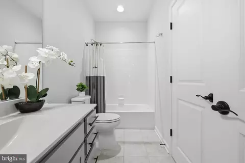 Entry Way - 5707 Hawk Ridge Rd, Frederick, MD 21704 photo 17 of 20