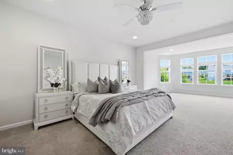 Bedroom - 5707 Hawk Ridge Rd, Frederick, MD 21704 photo 6 of 16