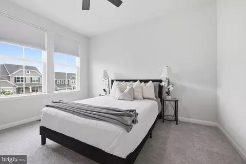 Bedroom - 5707 Hawk Ridge Rd, Frederick, MD 21704 photo 15 of 16